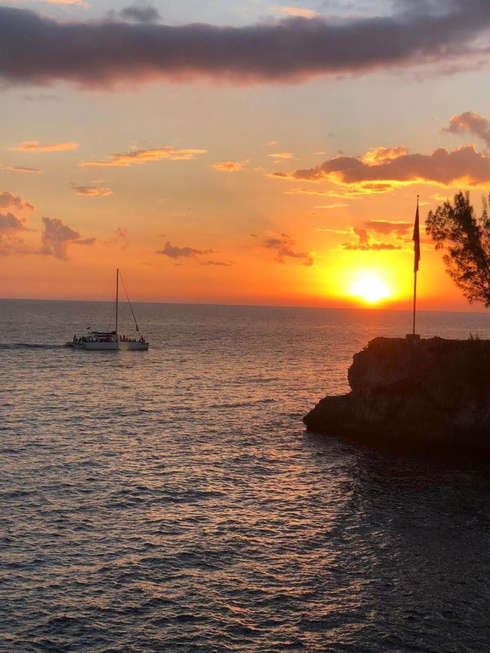 Apartment Treasure At Sandcastles Ocho Rios Buitenkant foto